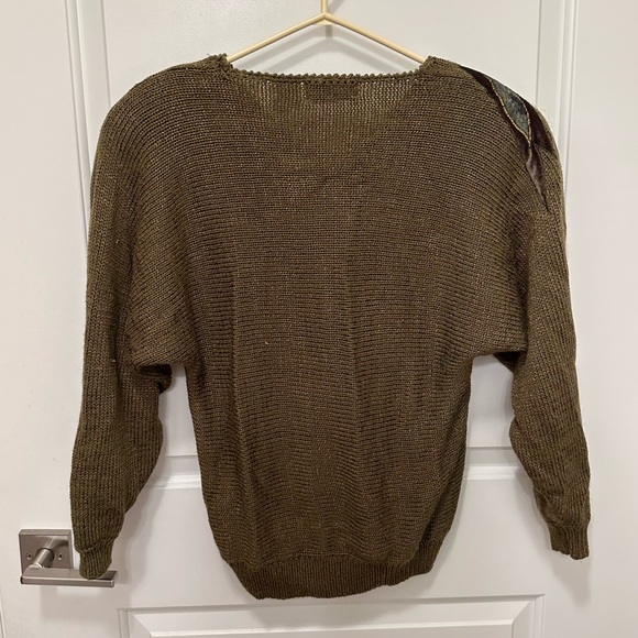 Vintage Chunky Olive green sweater with shoulder pads - Picture 6 of 8